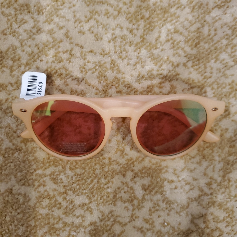 UO Coastal Round Sunglasses - Picture 3 of 6